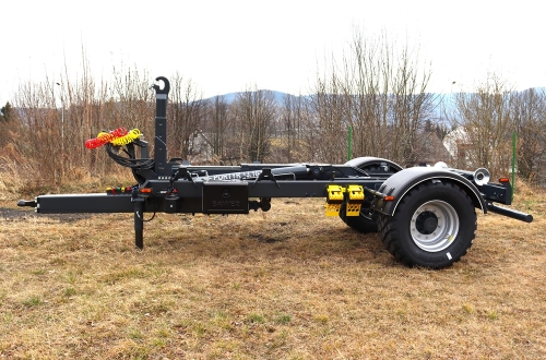 Traktorový nosič kontejnerů PORTÝR 13.10